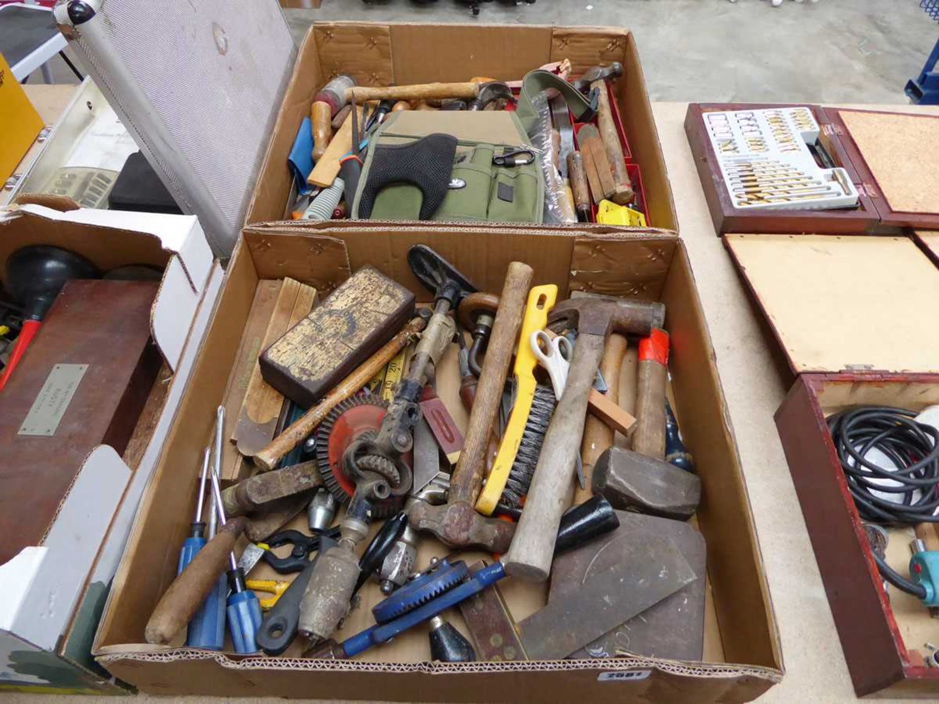 3 crates and a case of various mixed tooling - Bild 2 aus 6