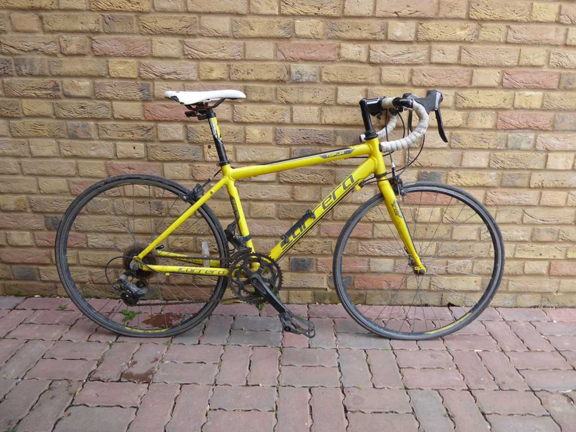 Carerra TDF.JR racing bike in black and yellow