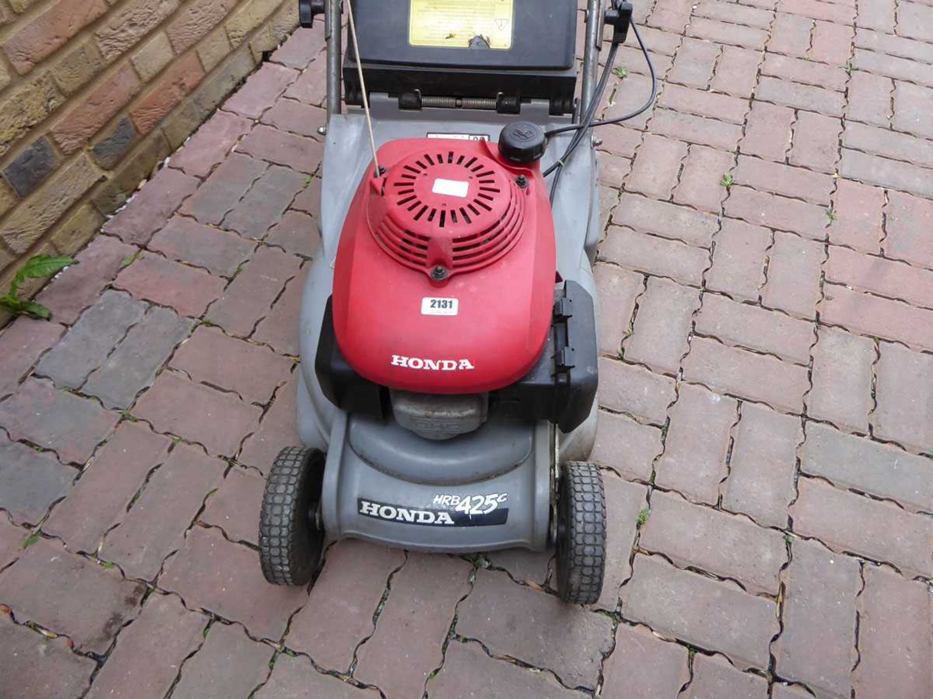 Honda HRB425 self propelling petrol lawn mower - Image 2 of 2