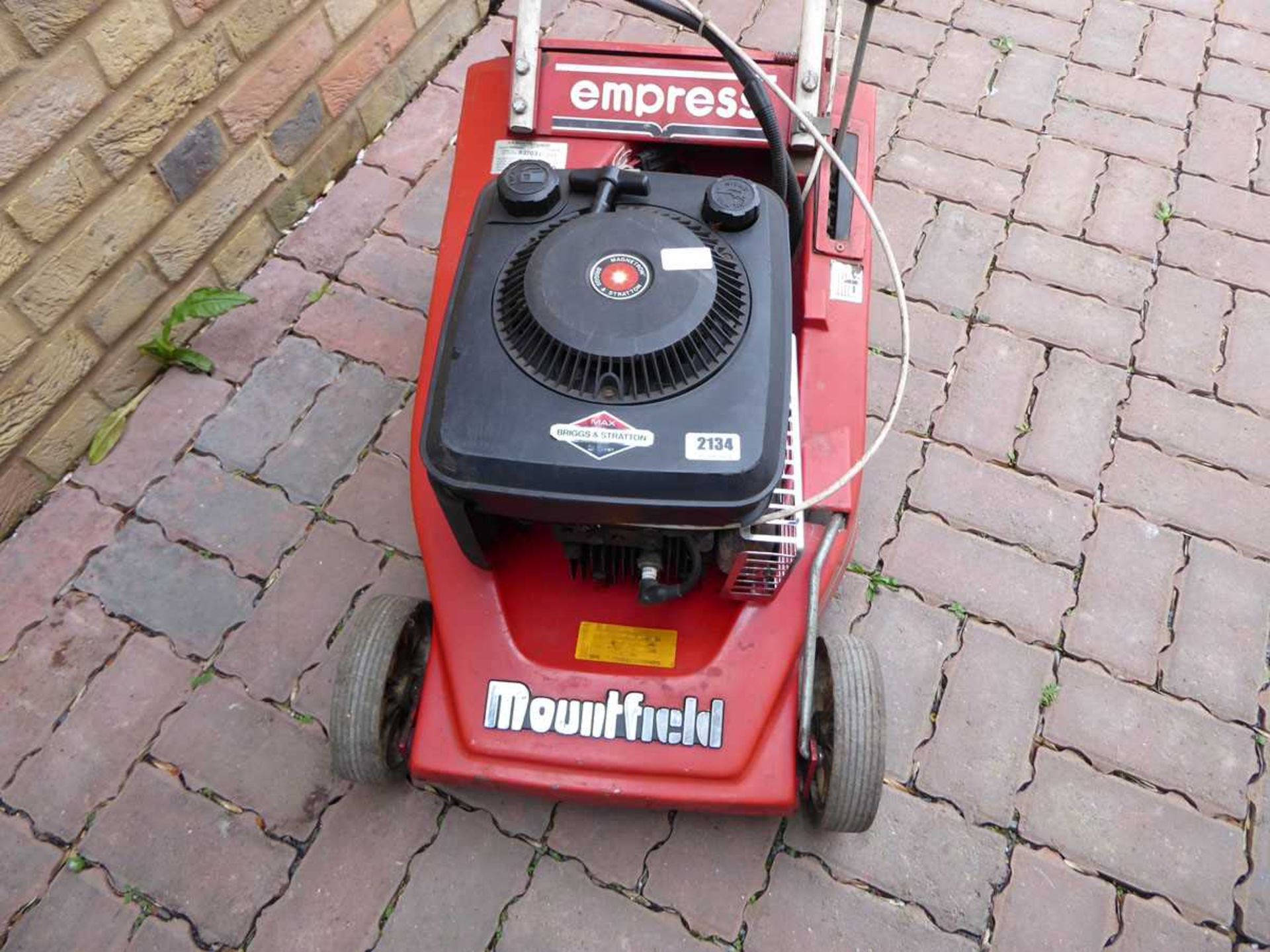 Mountfield hand propelled petrol lawn mower - Image 2 of 2