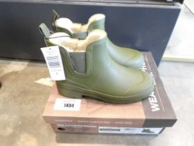 +VAT A boxed pair of Weatherproof wellies in green. Size 5