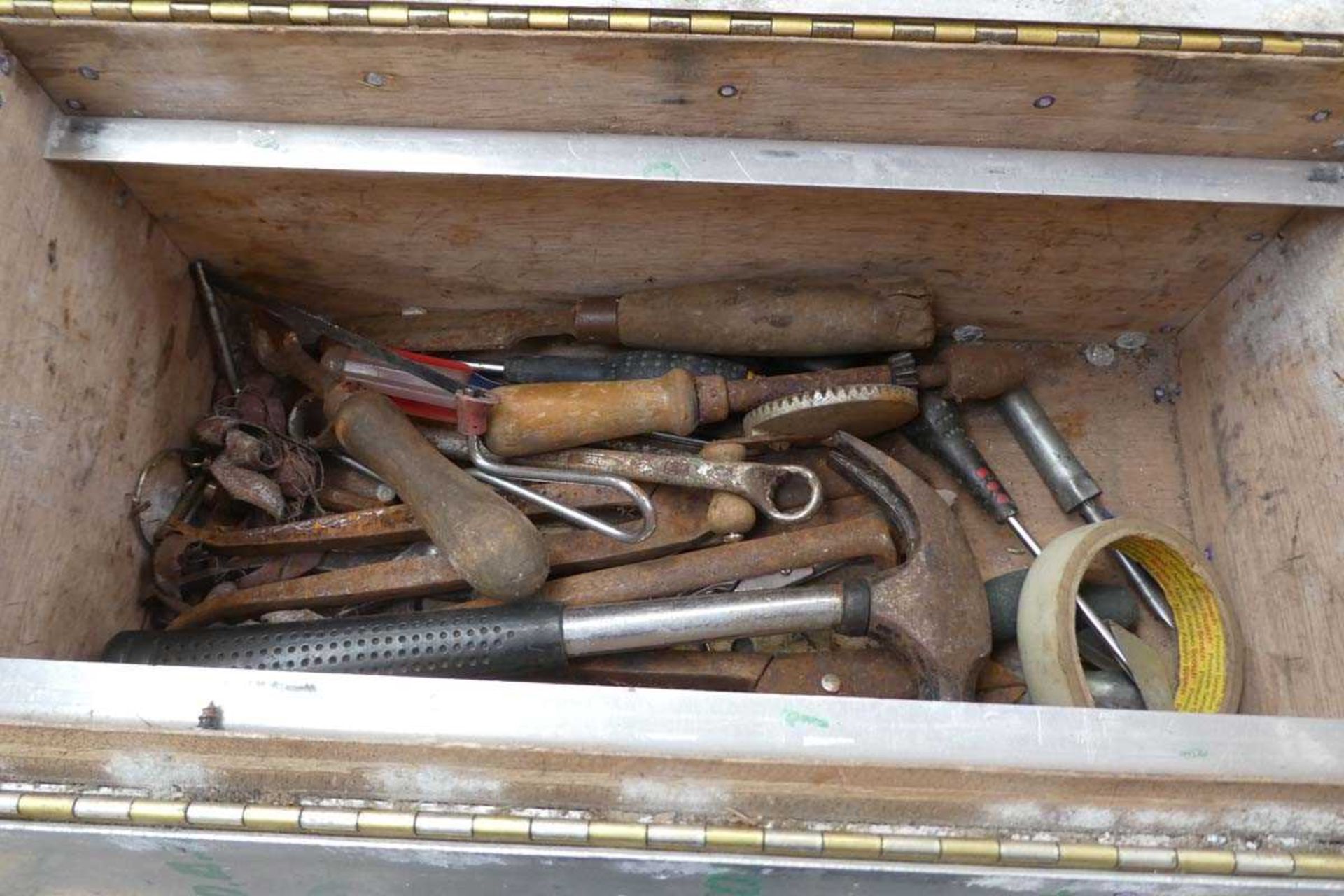 Metal expanding toolbox containing a quantity of mixed tooling - Image 3 of 3
