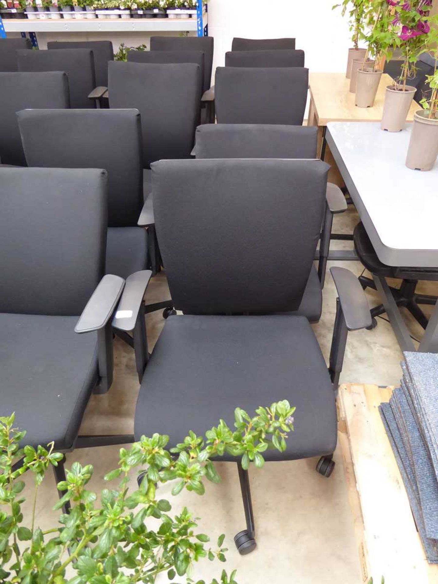 Set of 5 black cloth twin armed office armchairs