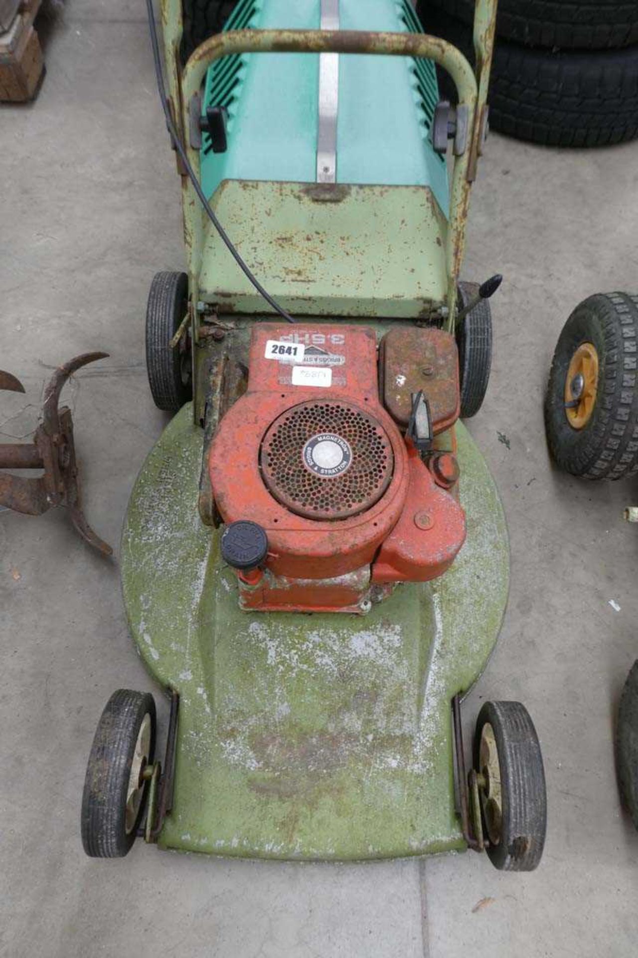 Vintage petrol lawnmower - Image 2 of 2