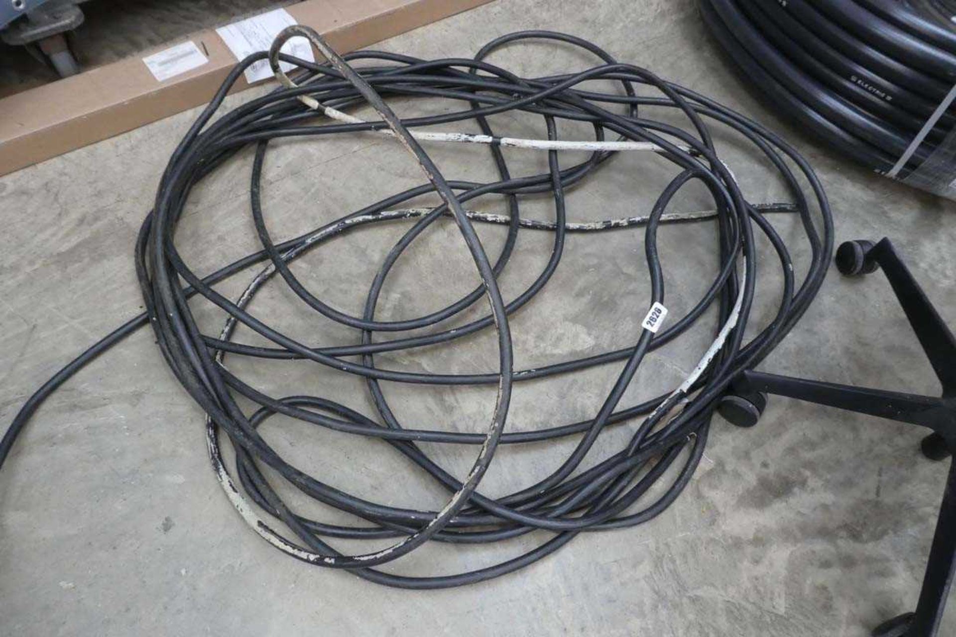 Quantity of armoured cable