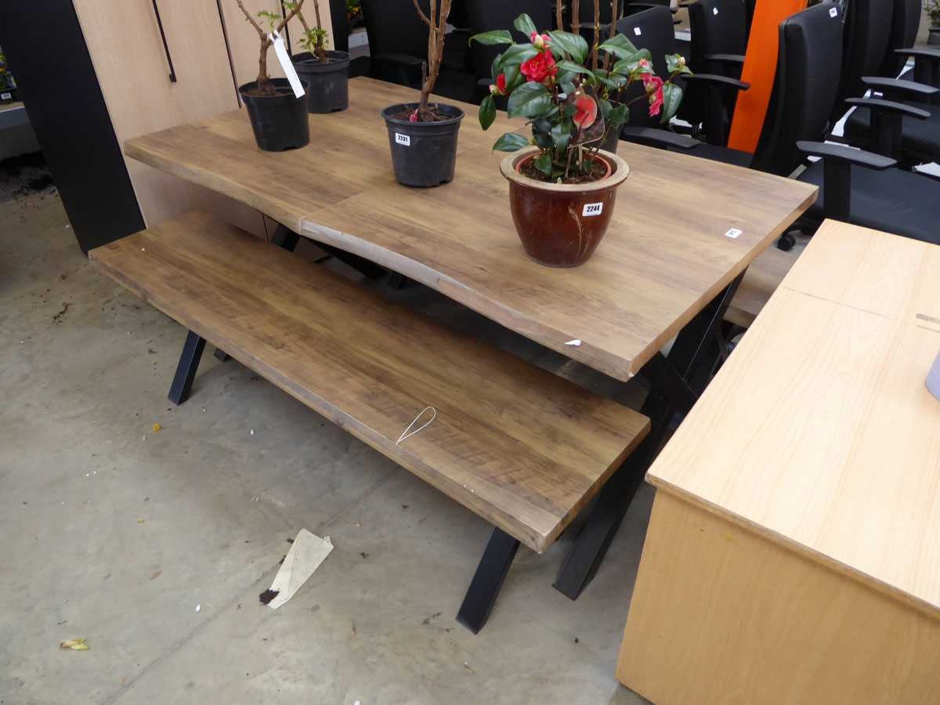 Modern dark wood extending style picnic bench - Bild 2 aus 3