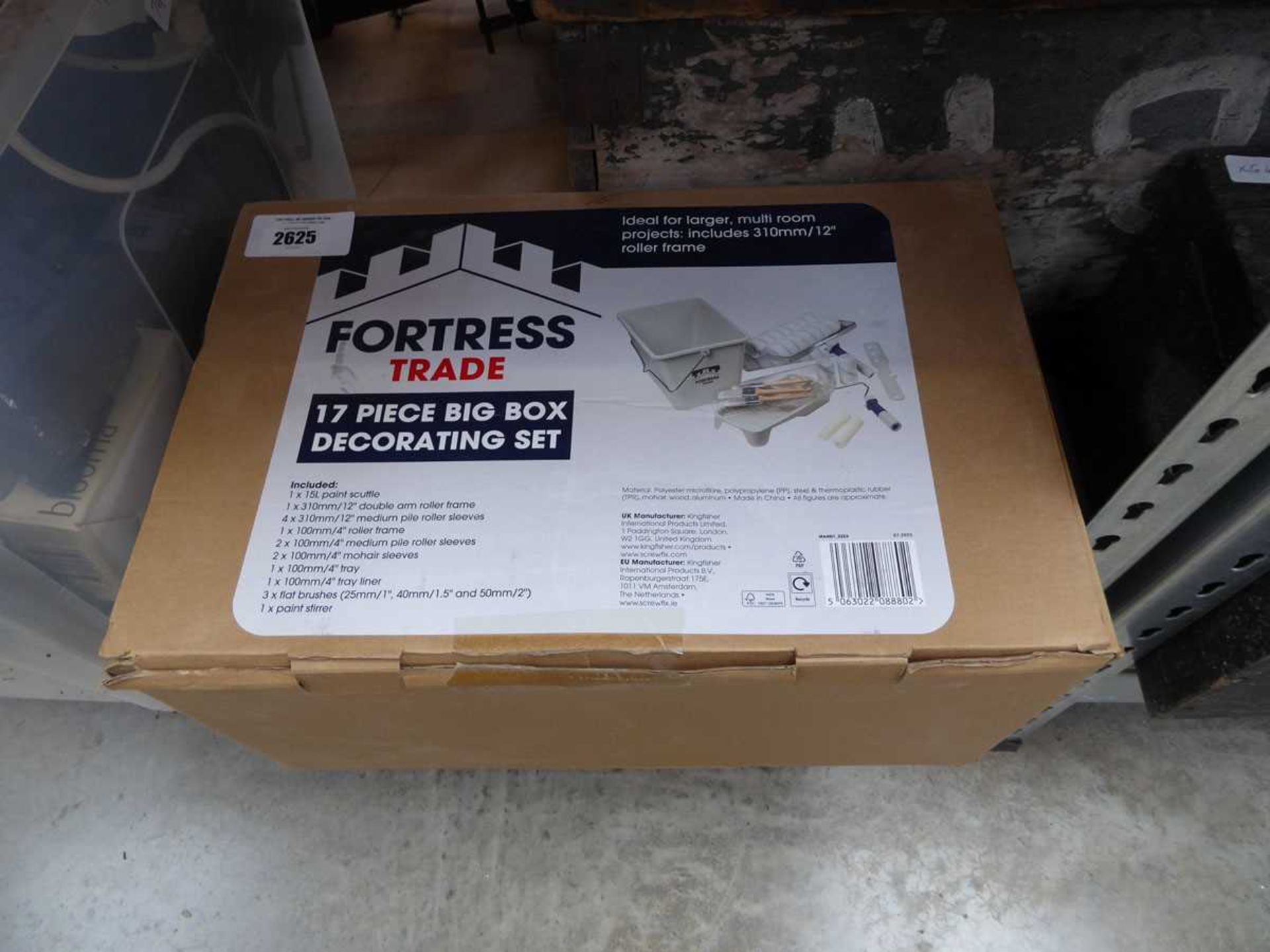 +VAT Fortress Trade approx. 17 piece decorating set, boxed