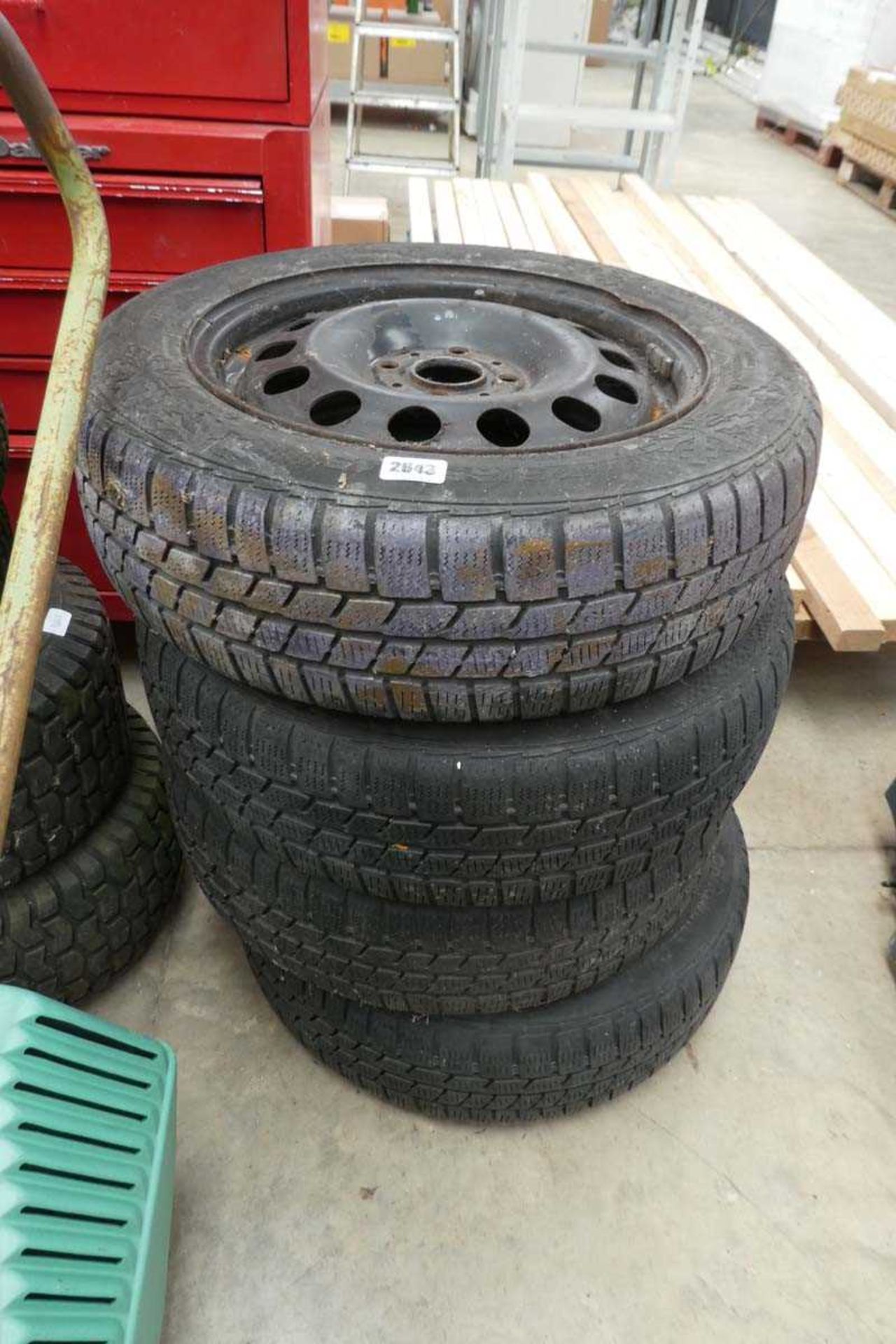 4 car tyres