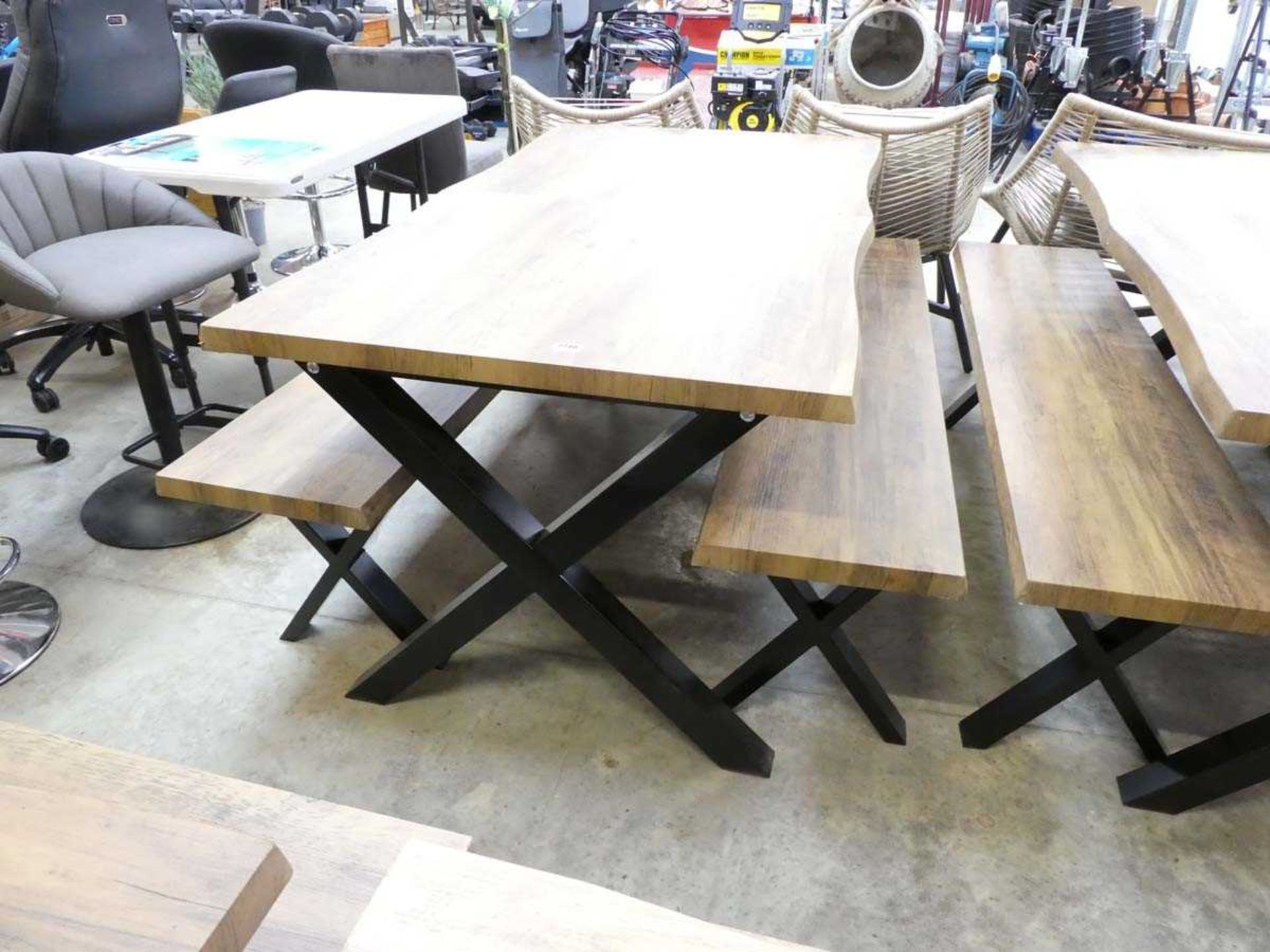 Modern dark wood extending style picnic bench - Image 3 of 3
