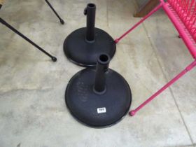 2 black garden parasol umbrella stands