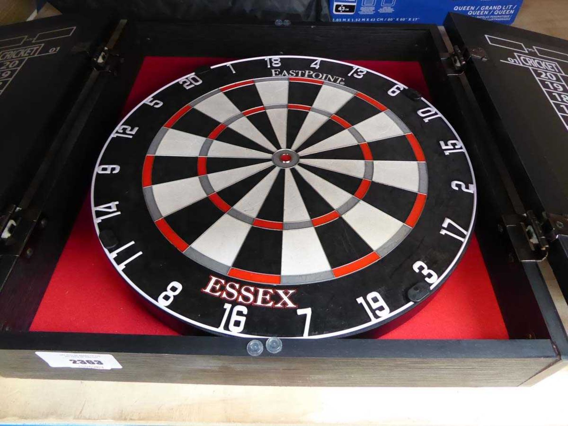 +VAT Wooden cased Eastpoint Essex dartboard - Image 2 of 2