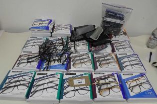 +VAT A large quantity of boxed and unboxed Foster Grant reading glasses.