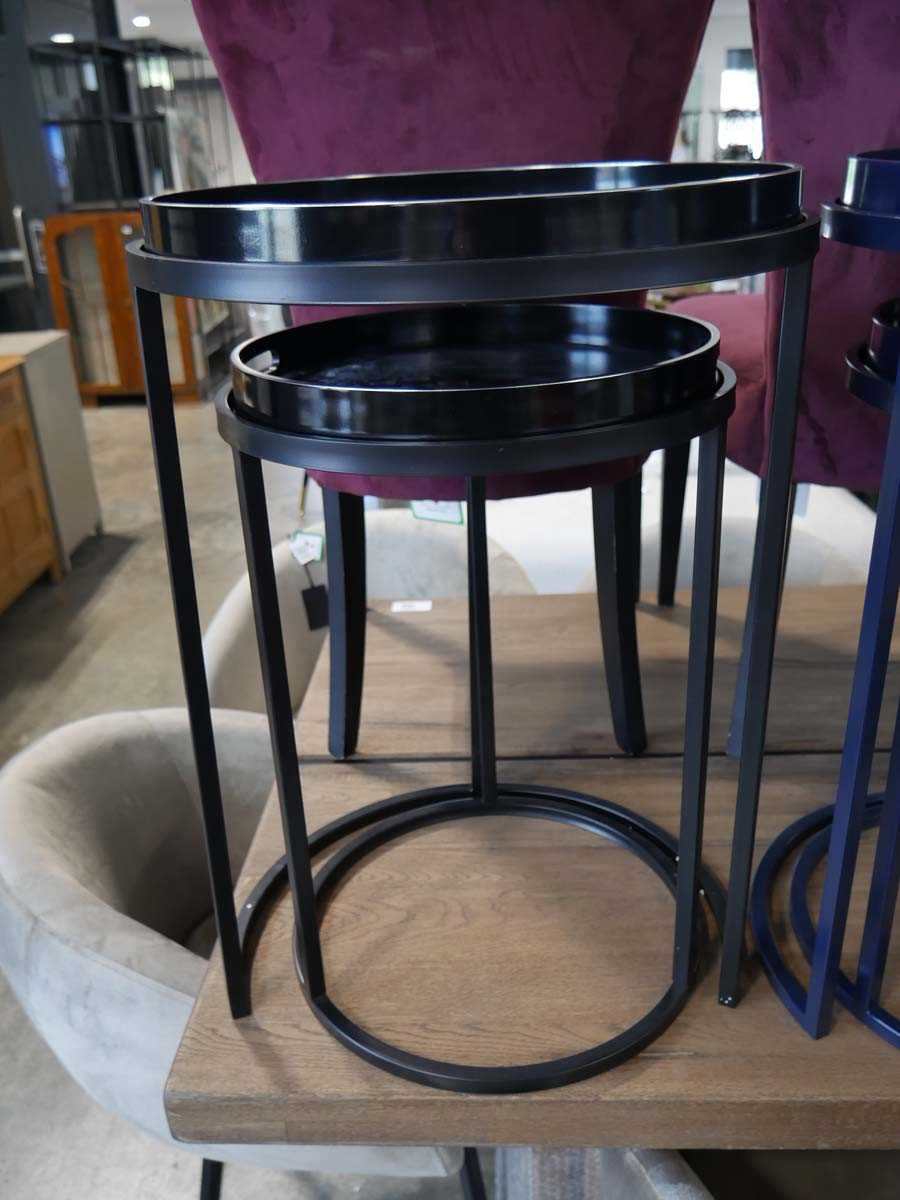 +VAT Nest of 2 circular tray top occasional tables