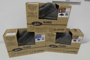 +VAT 3 boxed pairs of womens Kirkland shearling slippers. All in grey. ( x2 size 7 & x1 size 5).