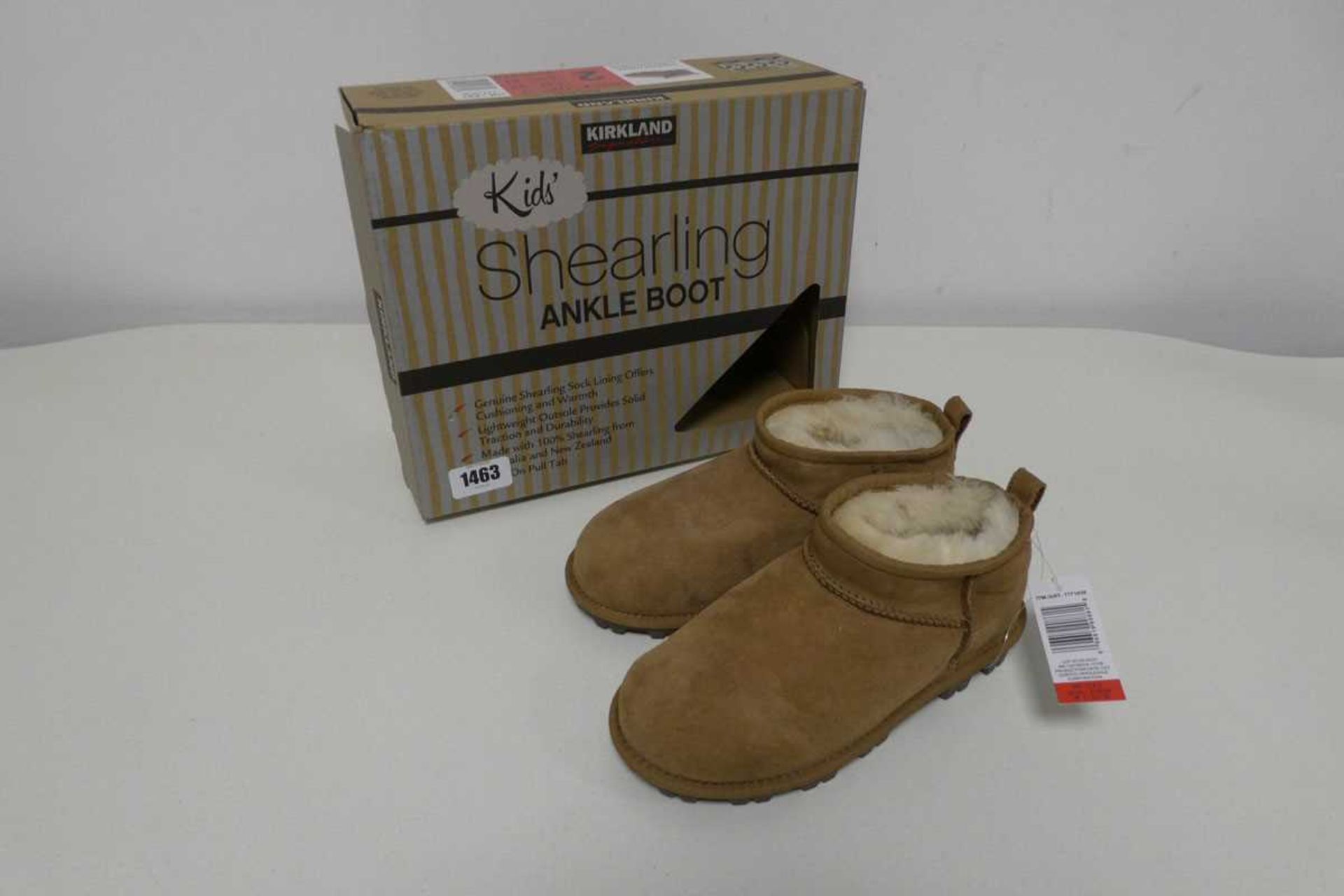 Kids Kirkland shearling ankle boots. Size 1.