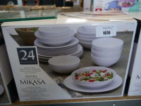 +VAT Mikasa Swirl porcelain dinnerware set