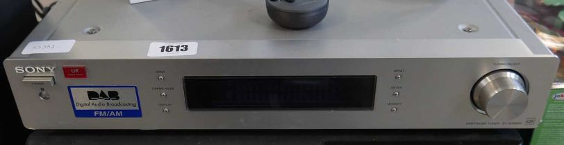 Sony DAB FM/AM tuner, model ST-SDB900
