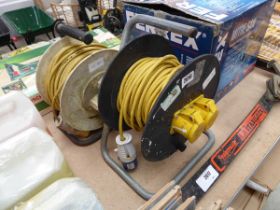 2 110v extension cable reels