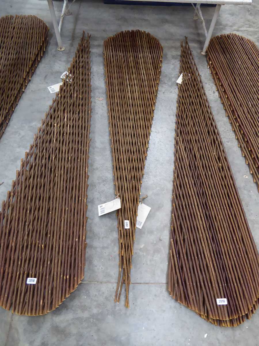 Pair of 180 x 90cm. expanding willow fan trellis panels