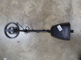 Tacklife metal detector