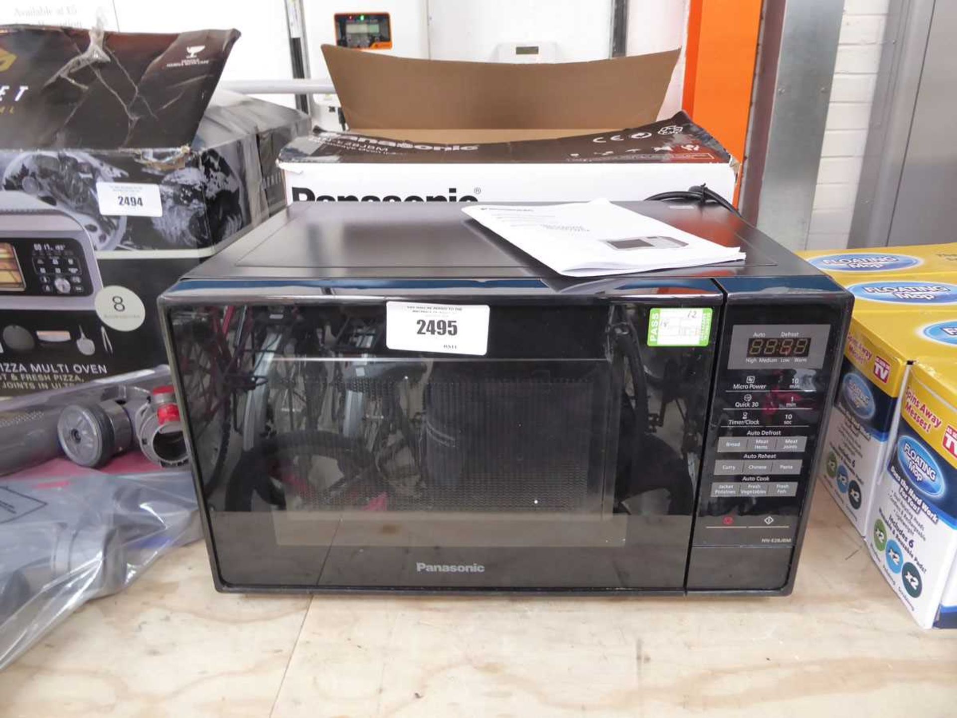 +VAT Panasonic digital microwave in black (NN-E28JBM) with box