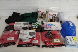 +VAT Large quantity of various work safety wear incl. pair of Lee Cooper multi pocket work shorts in