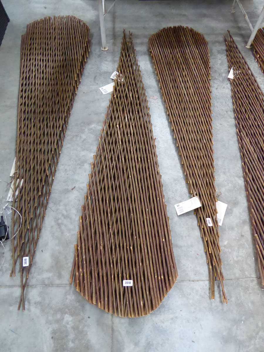 Pair of 180 x 90cm. expanding willow fan trellis panels