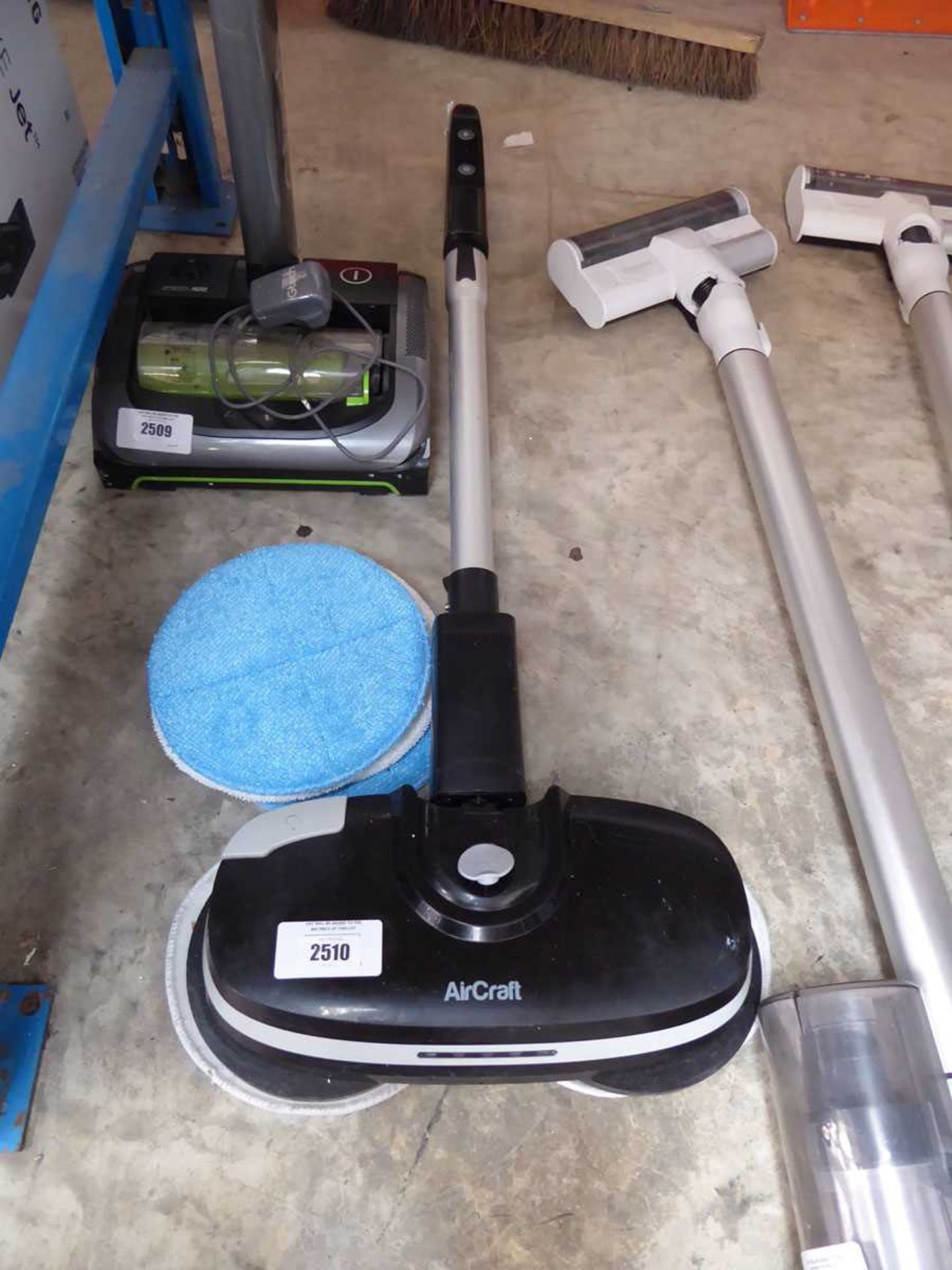 +VAT AirCraft cordless hard floor cleaner with associated pads (no charger or battery)