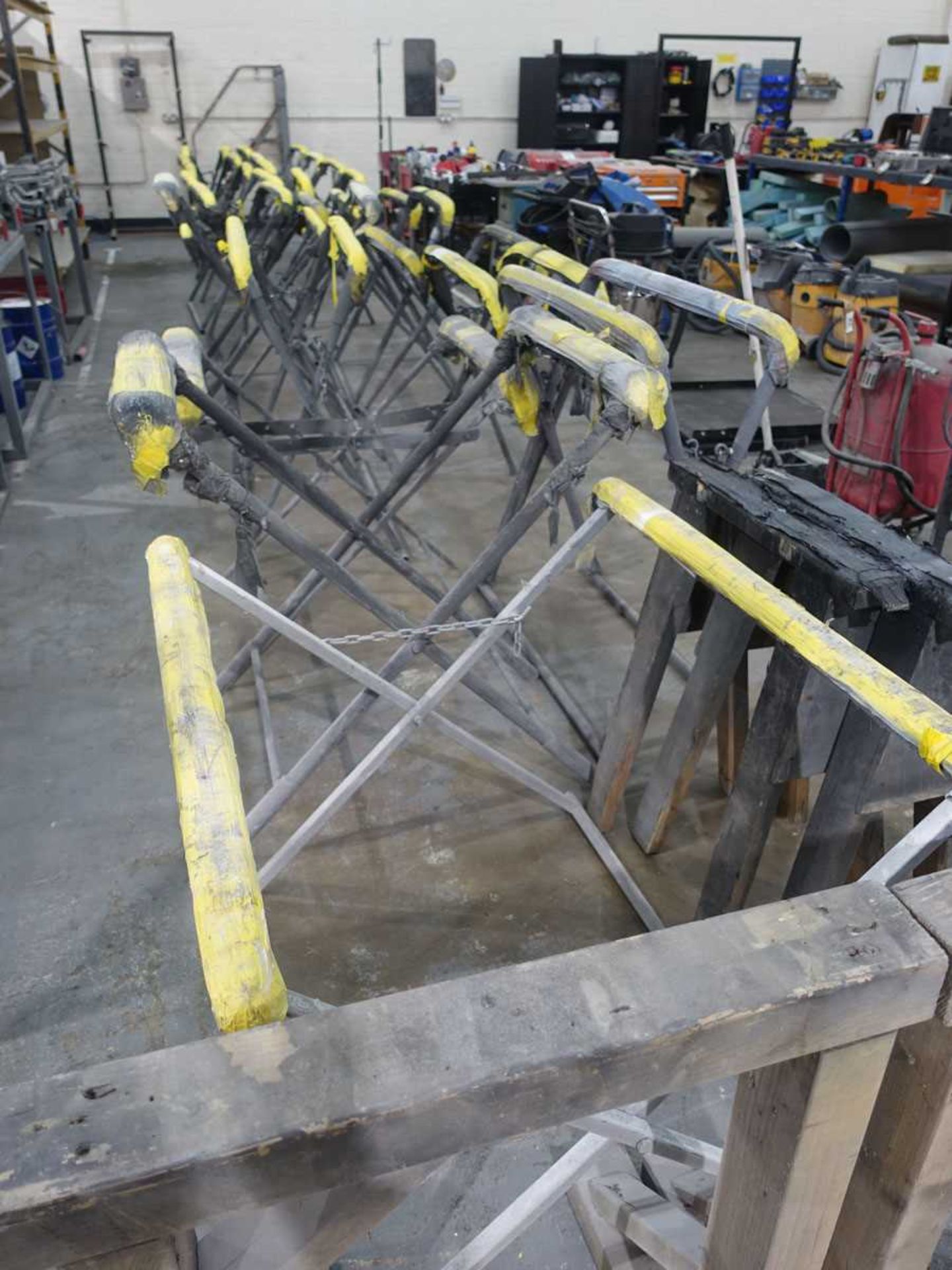 +VAT 20 welded steel folding paint sprayers panel stands