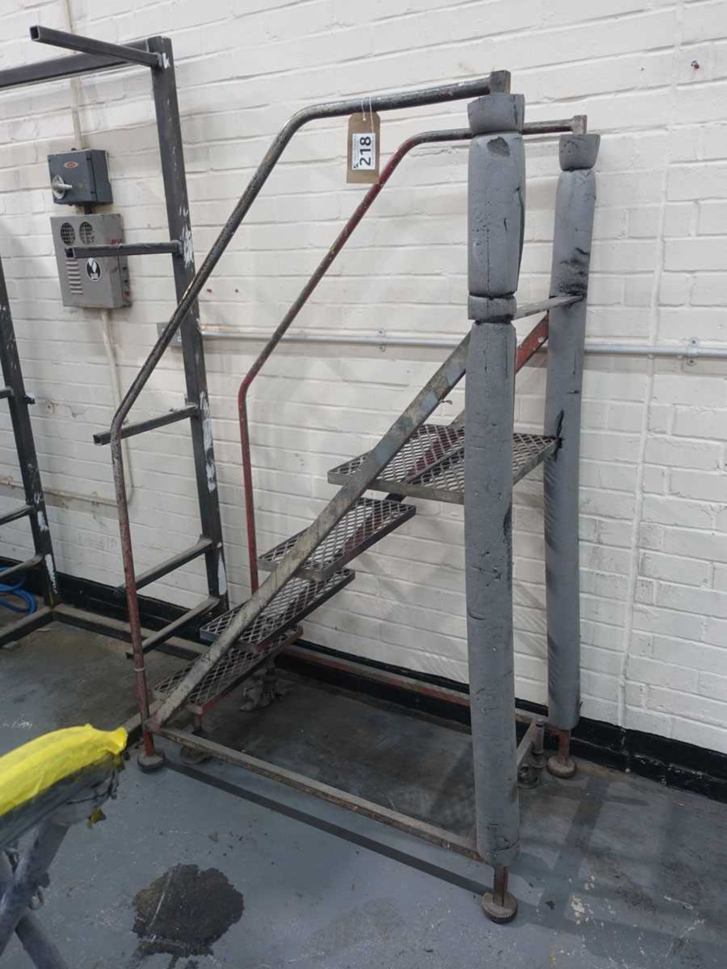 +VAT Welded steel 4 step mobile ladder