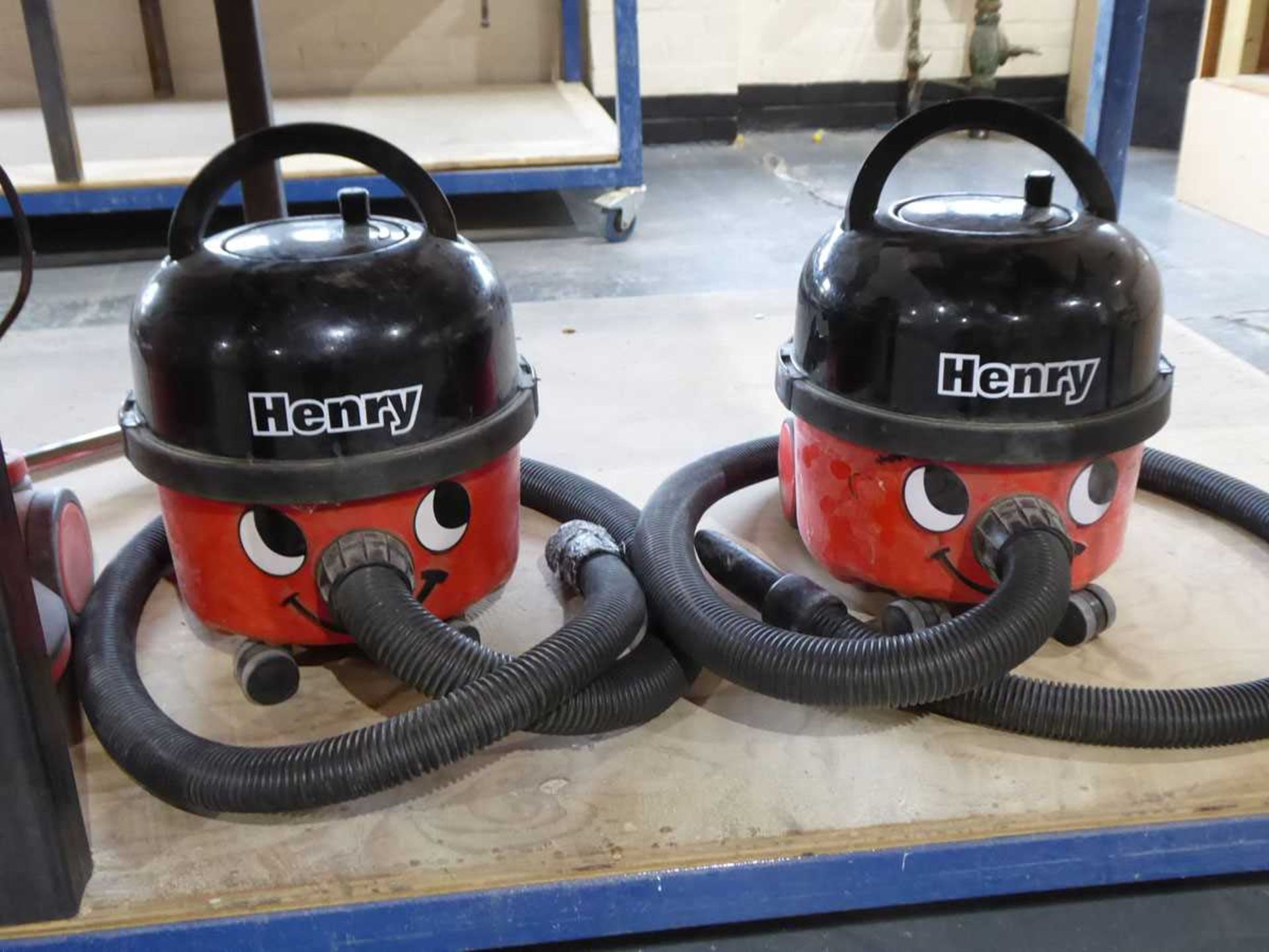 +VAT Numatic vacuum cleaner, Vax and 2 Henry vacuum cleaners - Bild 2 aus 2
