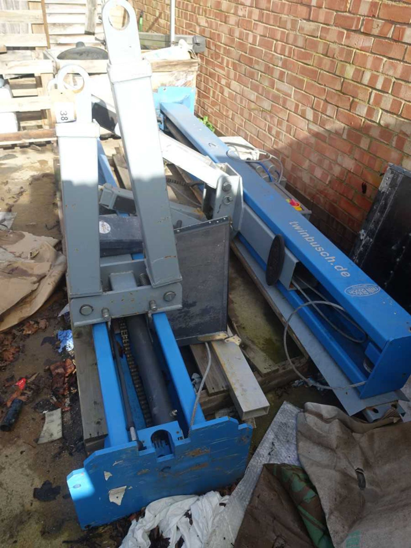 +VAT Twin Busch 4.2 tonne 2 post car lift (for reassembly)