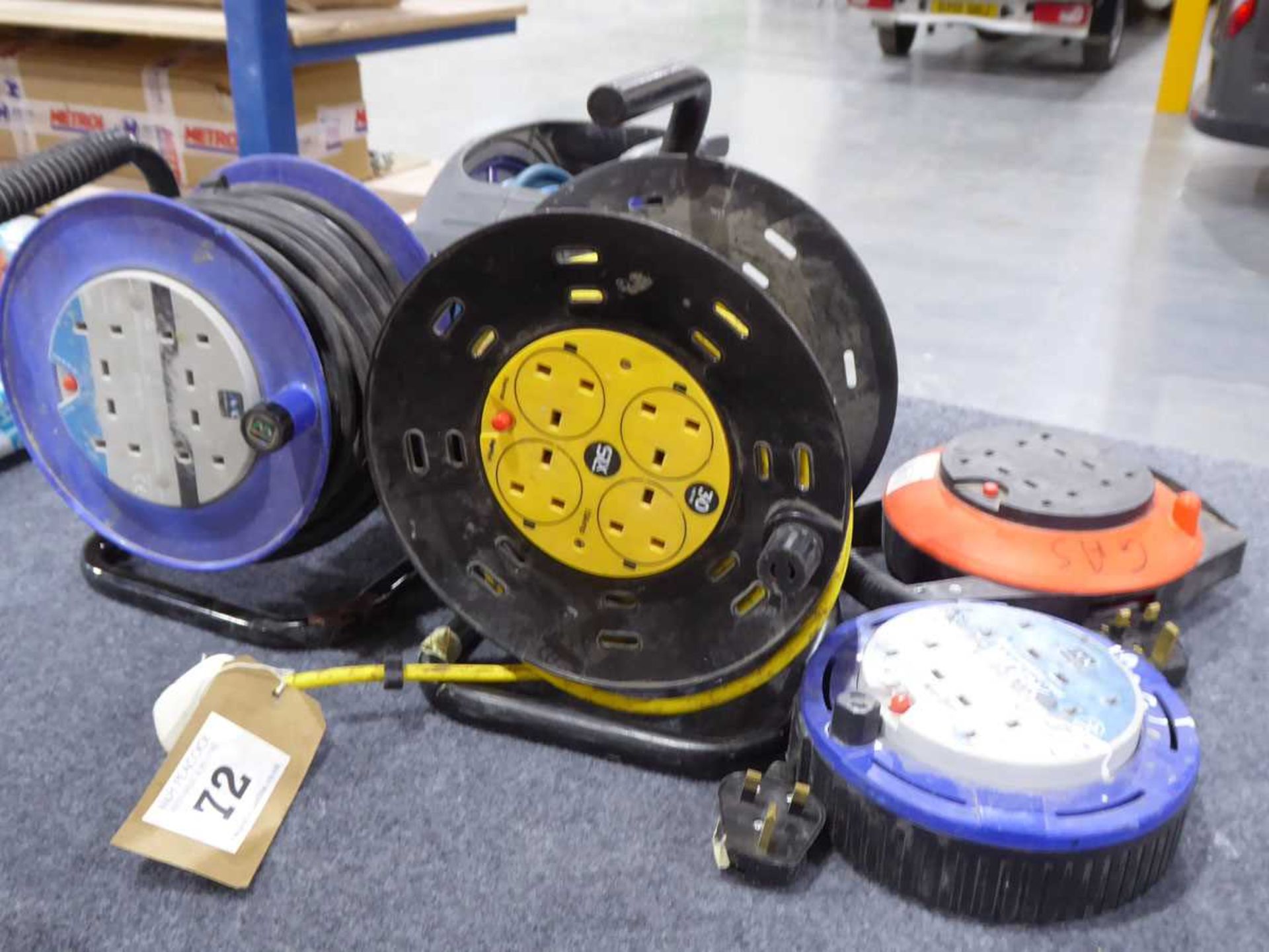 +VAT 6 various 13amp extension reels