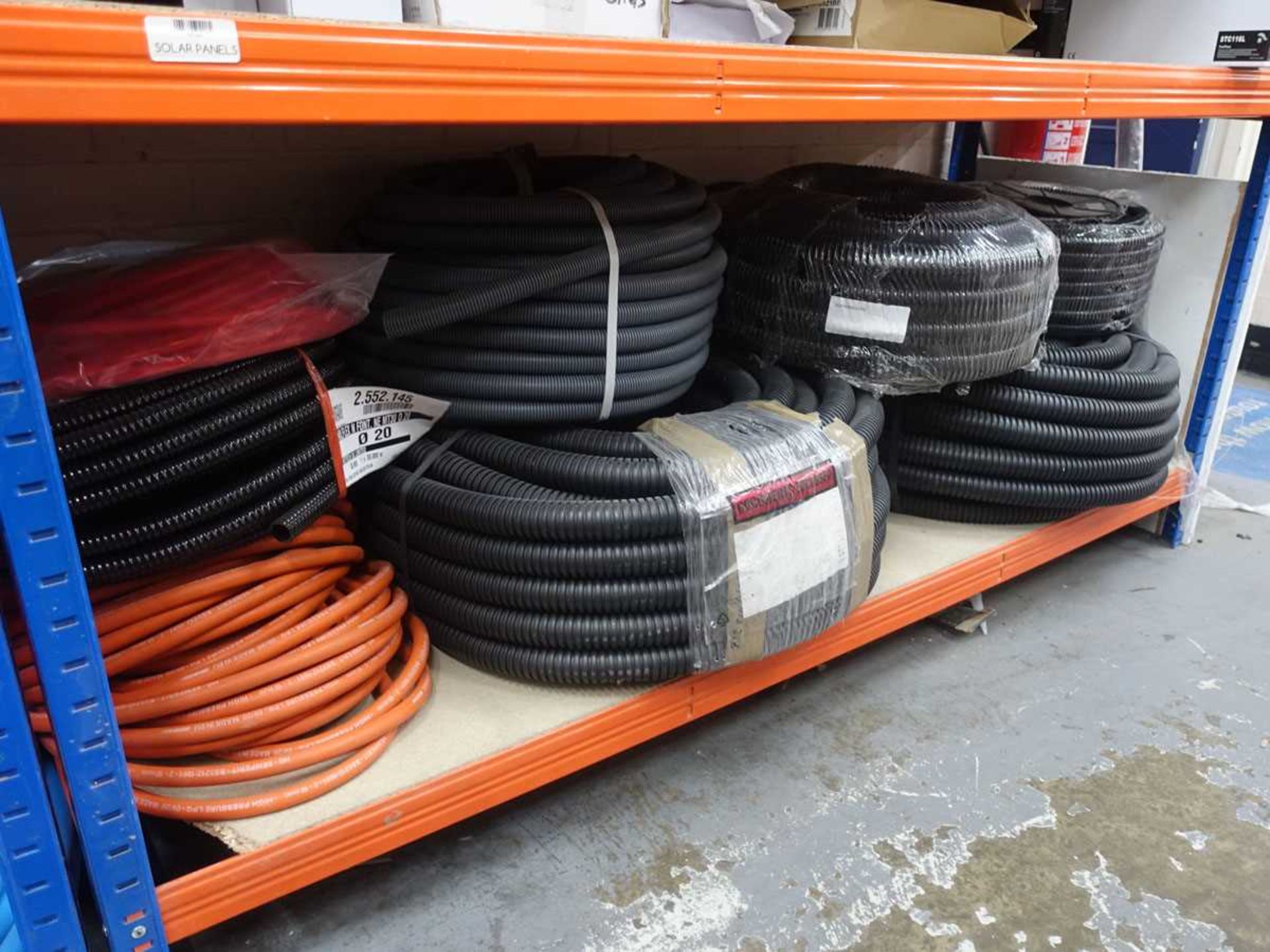 +VAT Quantity of various mainly plastic and rubber hose - Image 2 of 3