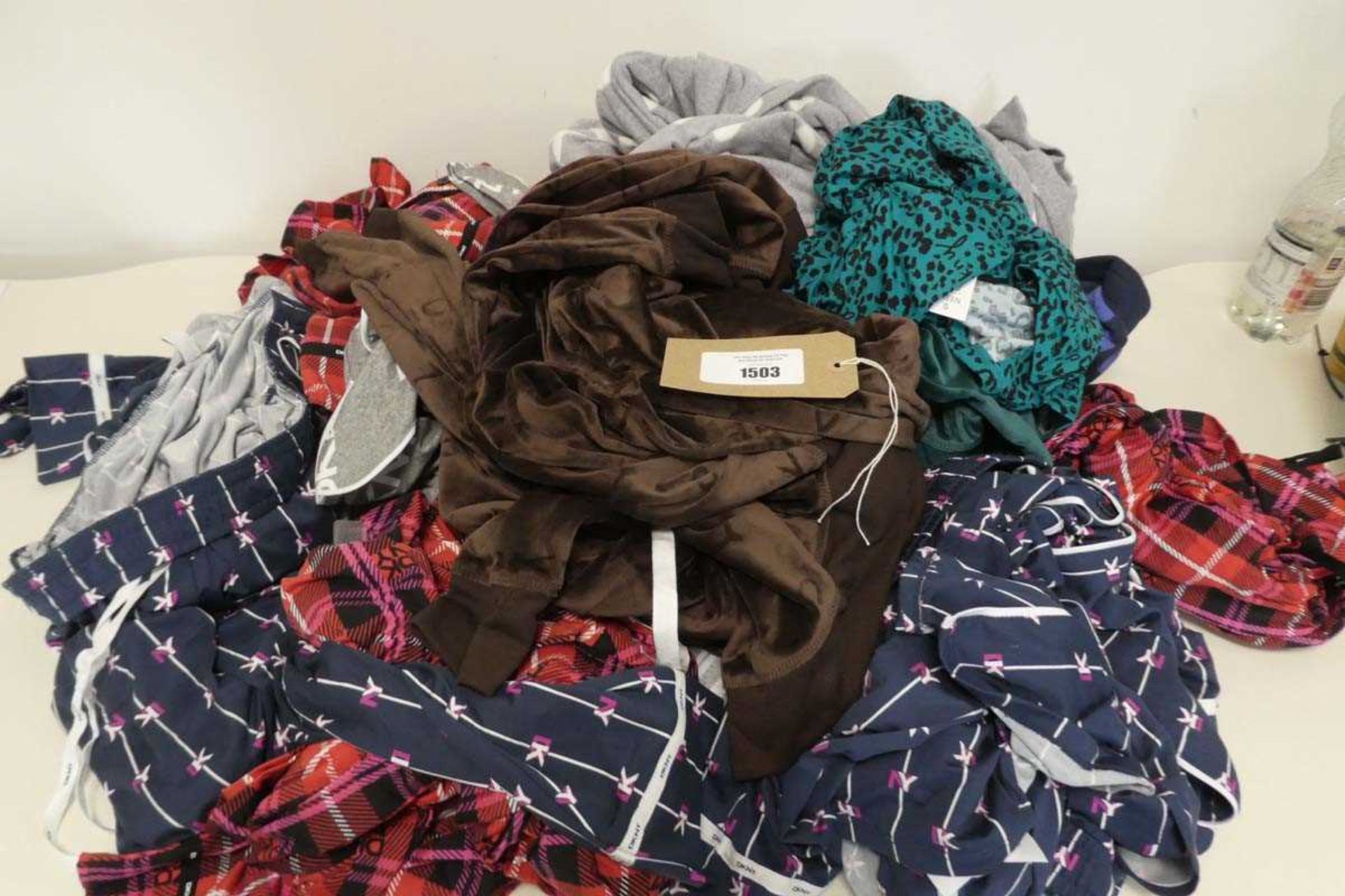 +VAT Mixed bag of ladies loungewear / pyjama sets