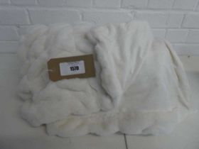 +VAT Faux fur throw in cream