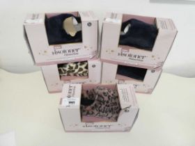 +VAT 5 boxed pairs of Ladies isotoner pillow step slippers. Mixed sizes.