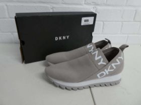+VAT Boxed pair of ladies DKNY slip on shoes in beige size 4.5