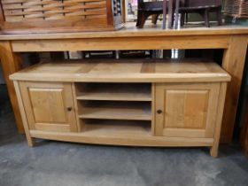 Light oak entertainment stand with 2 cupboards