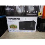 +VAT Boxed Panasonic digital microwave oven in black (NN-ET8JBM)