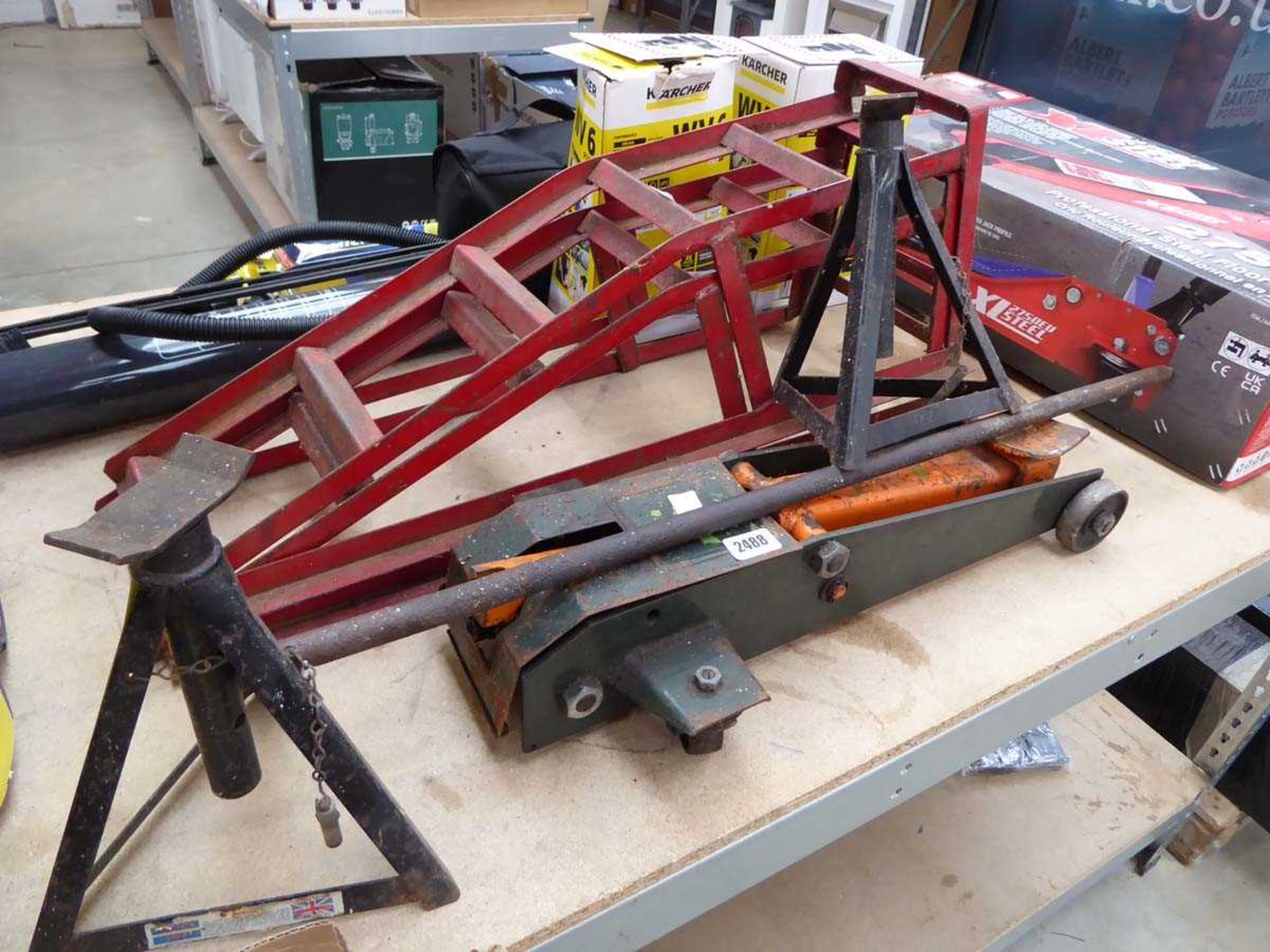 Car jack with 2 metal car ramps and 2 axle stands