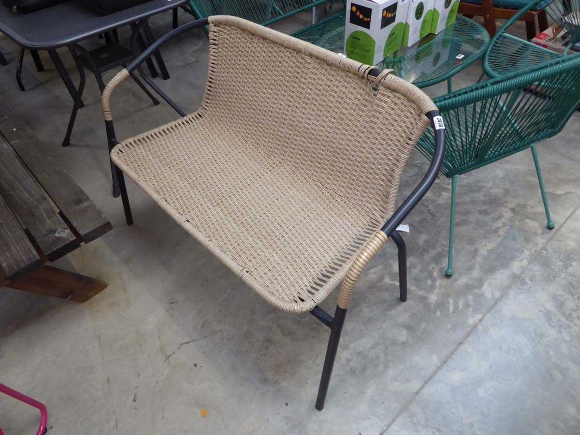 Black and beige rattan 2 seater bench - Image 2 of 2