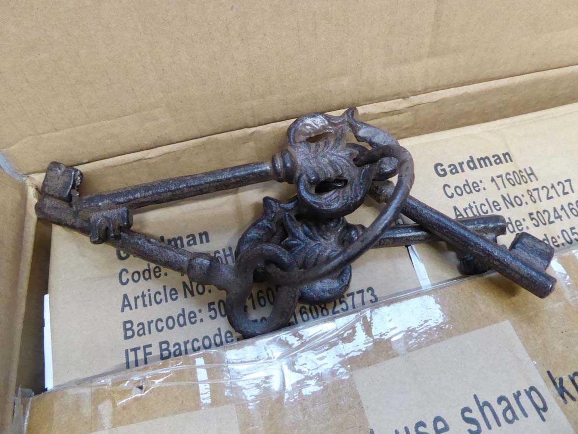 Box containing approx. 24 sets of modern reproduction cast iron gardeners keys - Image 2 of 2