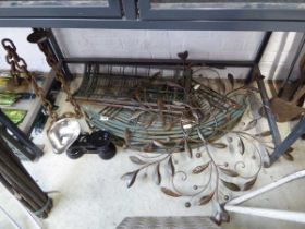 Underbay containing a large quantity of various garden metalwork items