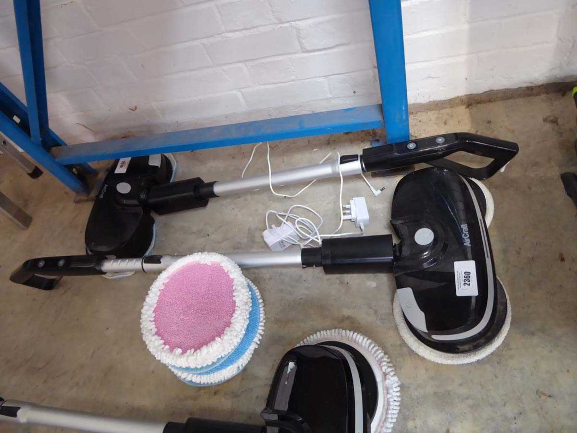 +VAT 2 cordless AirCraft hard floor cleaners (1 battery, 2 chargers and associated pads)