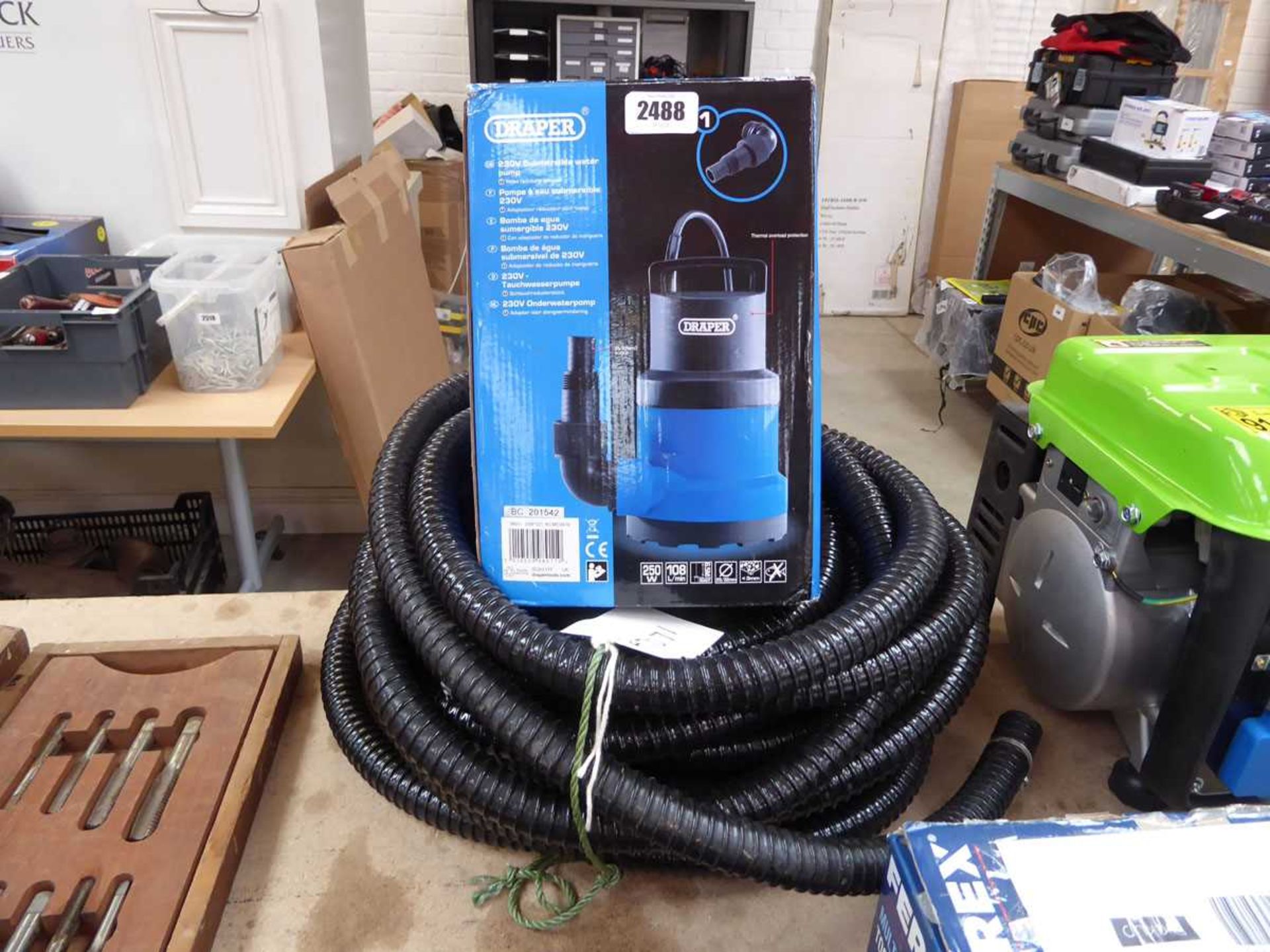 Draper 230V submersible water pump with hose