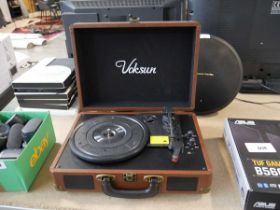 +VAT Voksun briefcase style turntable