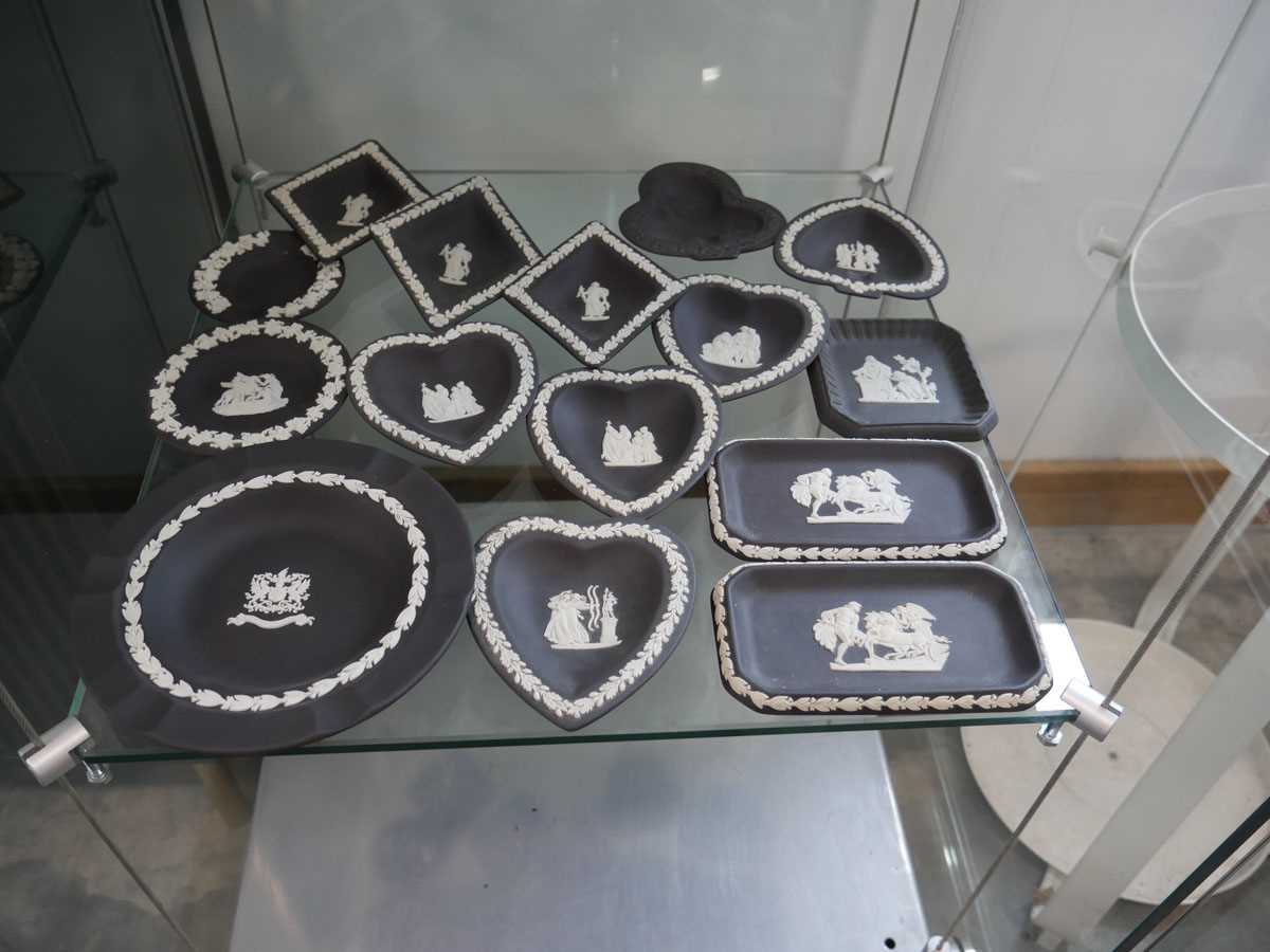 2 shelves comprising various black Wedgwood items - Image 2 of 2