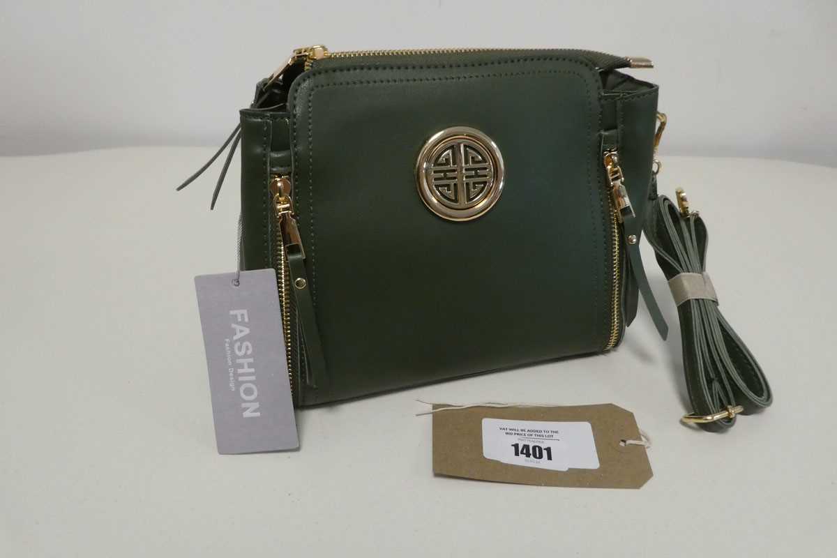 +VAT Fashion Design handbag in green.