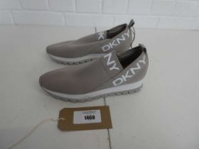+VAT Unboxed pair of ladies DKNY slip on trainers size 7